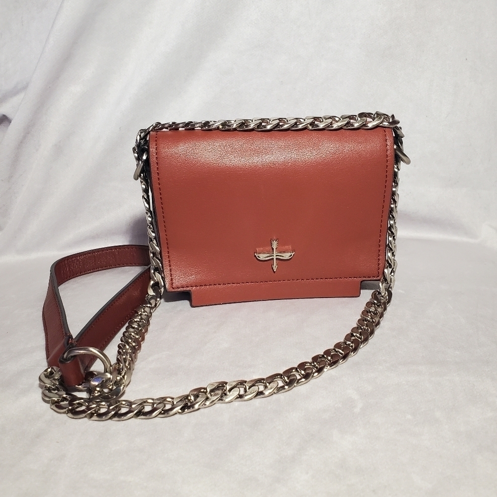 Pour La Victoire Leather Chain Bag